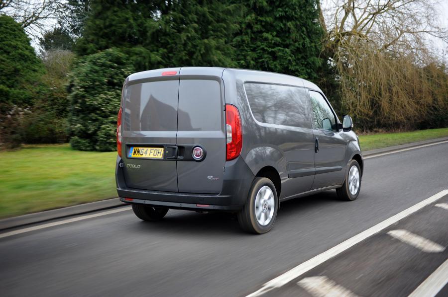  Fiat Doblo Cargo 2015 года  (UK) (фото 7 из 12)